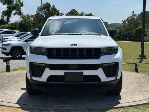 New 2026 Jeep Grand Cherokee Limited w/ Limited Altitude Package AWD/4WD image 2