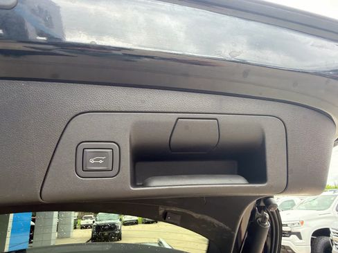 Used 2023 Buick Envision Essence AWD/4WD image 30