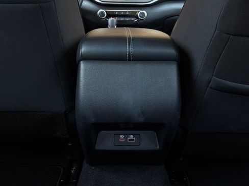 Used 2025 Nissan Altima 2.5 SV FWD image 12