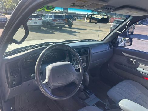 Used 2000 Toyota Tacoma 4x4 Xtracab V6 image 4