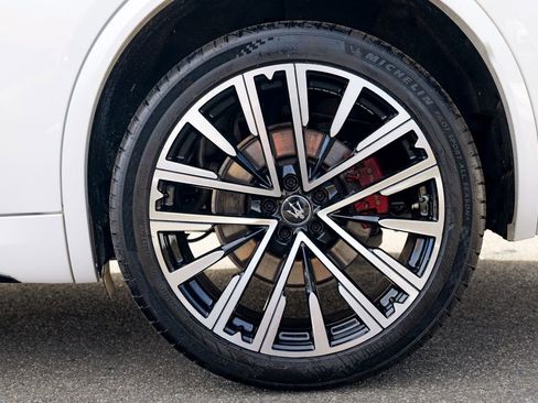 Used 2023 Maserati Grecale Modena image 14