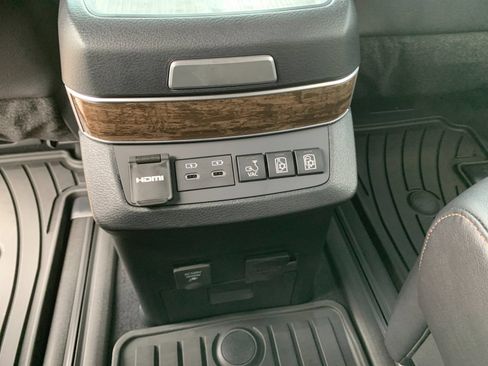 New 2026 Toyota Sienna Platinum AWD/4WD image 14