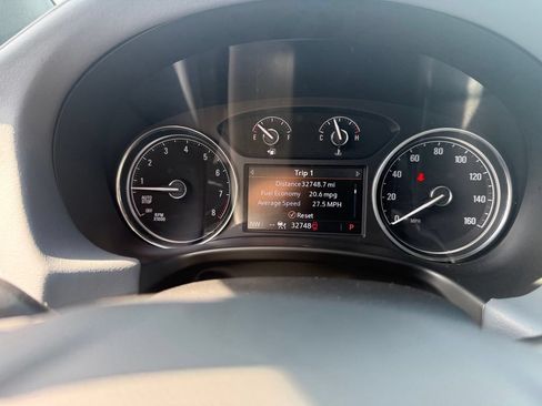 Used 2024 Buick Enclave Essence w/ Experience Buick Package FWD image 21