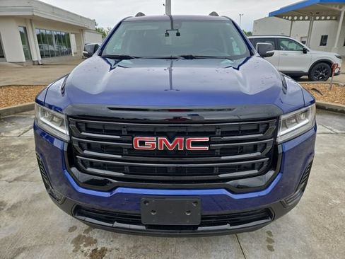 Used 2023 GMC Acadia SLE w/ Driver Convenience Package FWD image 7