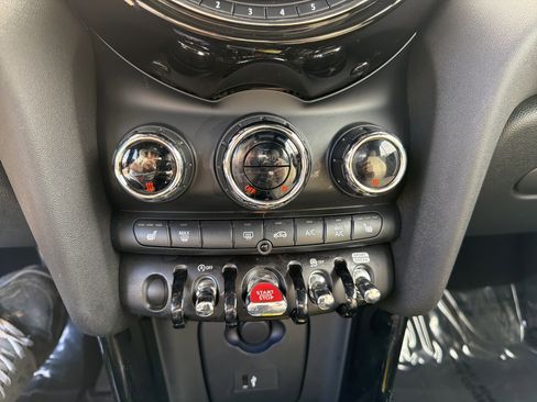 Used 2021 MINI Cooper S w/ Signature Upholstery Package image 25