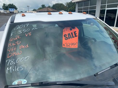 Used 2017 Ford F350 XL RWD image 3