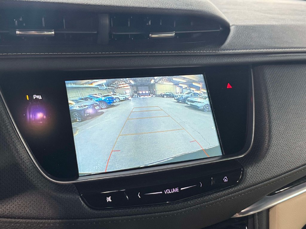 Used 2018 Cadillac XT5 FWD image 23