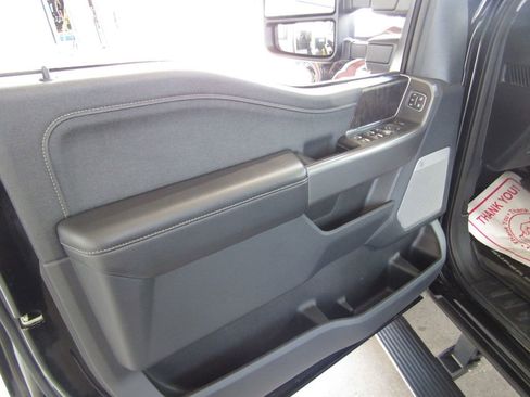 Used 2025 Ford F350 Lariat w/ Lariat Ultimate Package AWD/4WD image 26