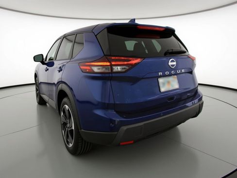 Used 2025 Nissan Rogue SV image 6