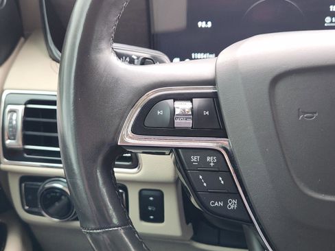 Used 2020 Lincoln Navigator Reserve w/ Luxury Package image 27