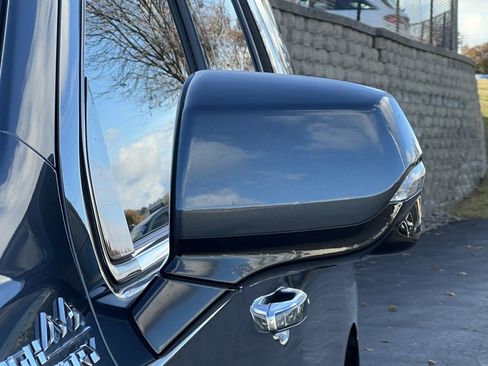 Used 2021 Chevrolet Tahoe High Country image 43