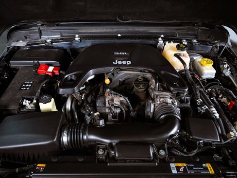 Used 2021 Jeep Wrangler Unlimited Rubicon AWD/4WD image 43