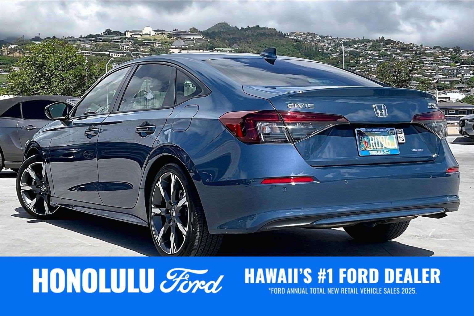 Used 2025 Honda Civic Sport Touring image 4