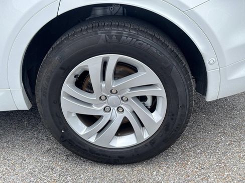 Used 2025 Land Rover Discovery Sport S AWD/4WD image 3