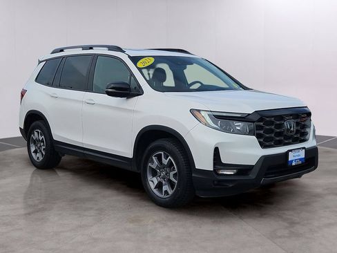 Certified 2023 Honda Passport TrailSport image 3