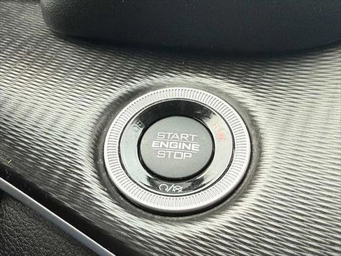 Certified 2023 Jeep Grand Cherokee Laredo w/ Luxury Tech Group I image 28