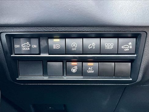 Used 2023 Toyota Tundra Platinum AWD/4WD image 36