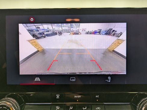 Used 2024 GMC Canyon Elevation image 13