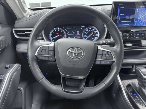 Used 2021 Toyota Highlander Limited AWD/4WD image 19