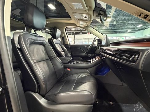 Used 2020 Lincoln Aviator Grand Touring w/ Elements Package Plus AWD/4WD image 8