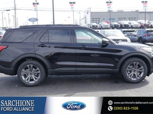New 2026 Ford Explorer Active AWD/4WD image 1
