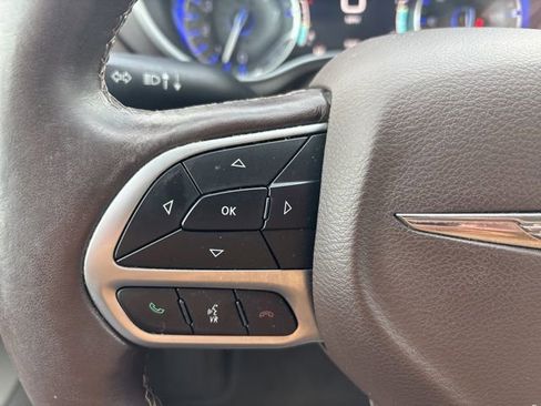 Used 2018 Chrysler Pacifica Touring-L Plus w/ Advanced Safetytec Group image 23