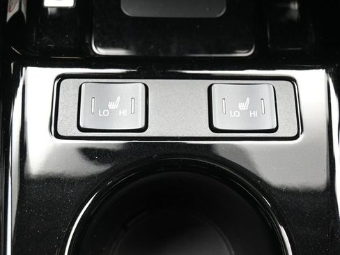 Certified 2019 Toyota Prius XLE AWD/4WD image 24
