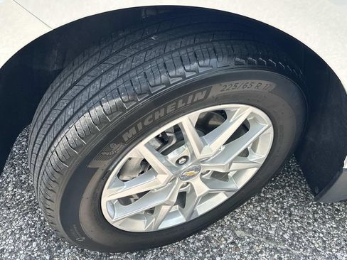 Used 2023 Chevrolet Equinox LT FWD image 11