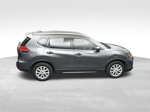 Used 2017 Nissan Rogue S FWD image 23