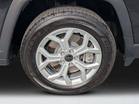 Certified 2025 Jeep Compass Sport image 9