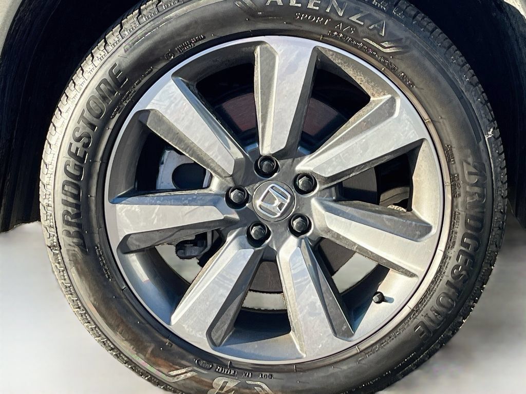 Used 2025 Honda Pilot Touring image 35