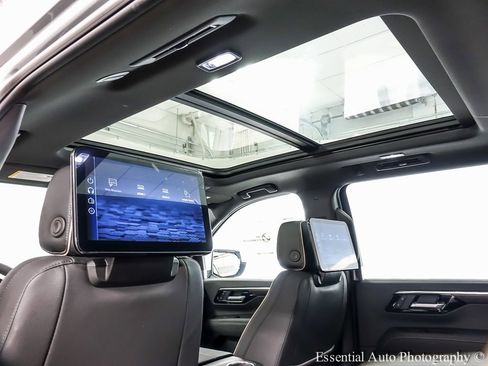 New 2026 Chevrolet Suburban Premier image 13
