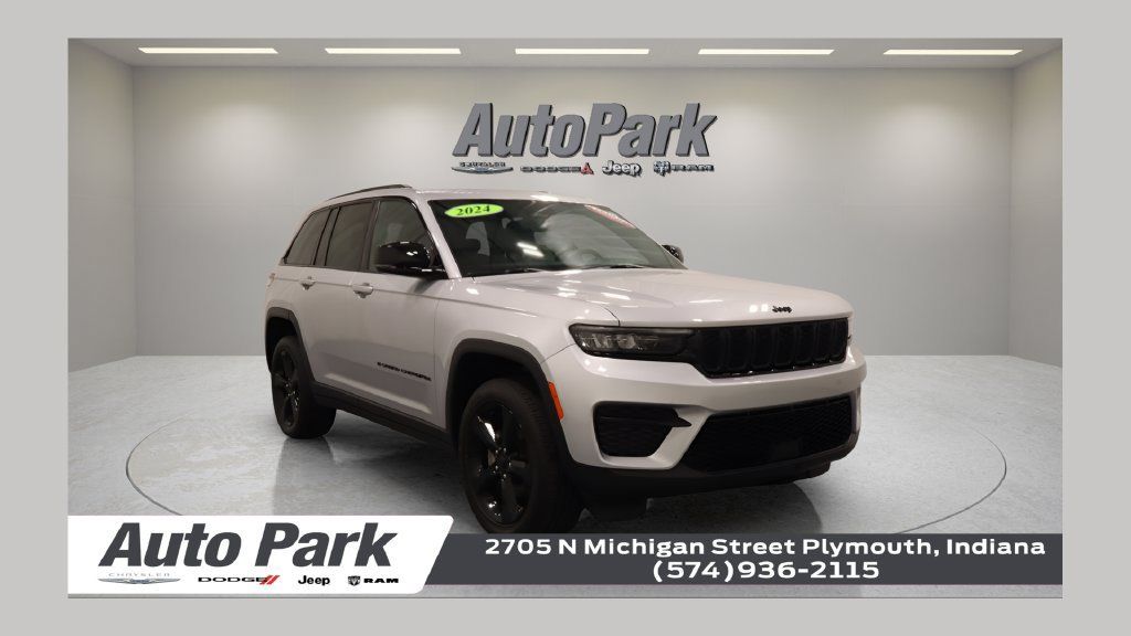 Certified 2024 Jeep Grand Cherokee Altitude AWD/4WD image 1