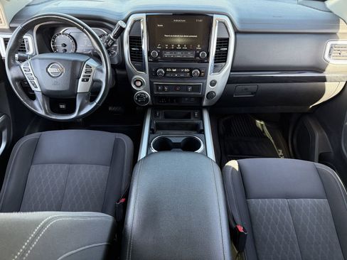 Used 2021 Nissan Titan SV w/ SV Convenience Package image 11