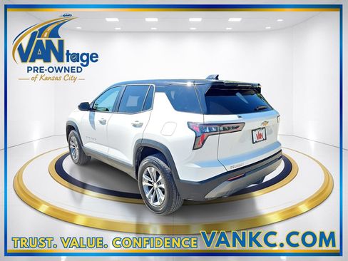 Used 2025 Chevrolet Equinox LT FWD image 9