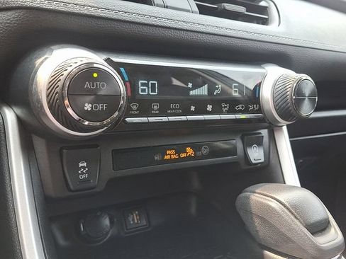Used 2024 Toyota RAV4 XLE AWD/4WD image 15