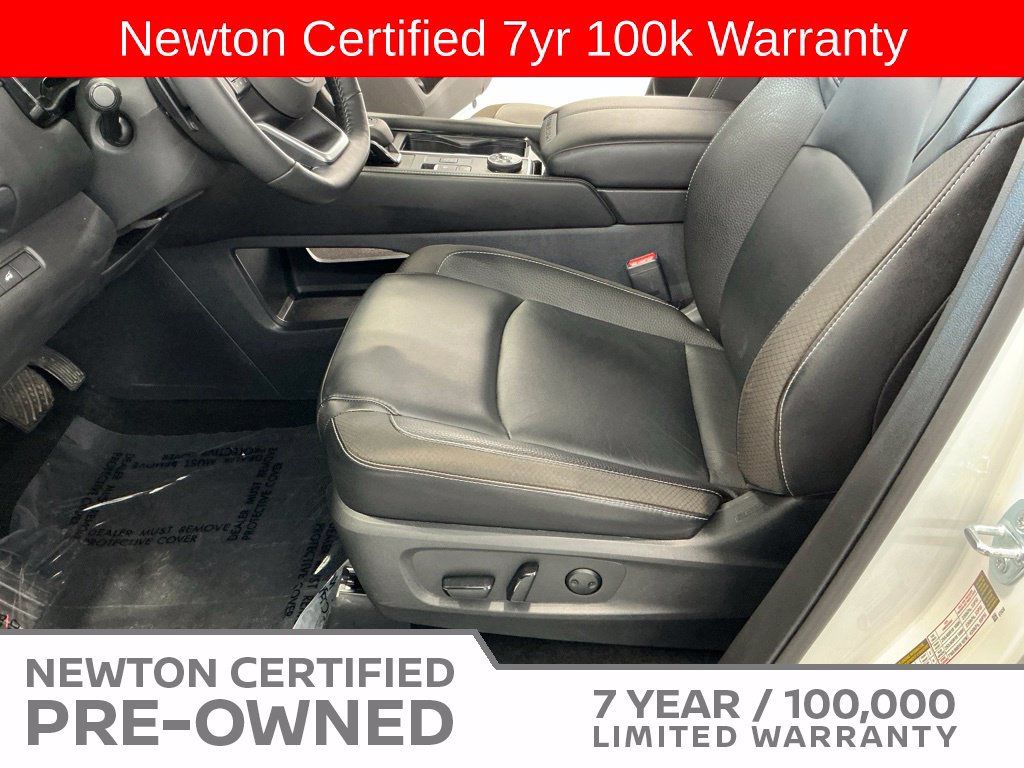 Used 2024 Nissan Pathfinder SL AWD/4WD image 17
