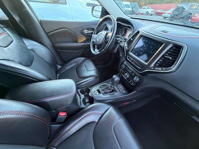 Used 2020 Jeep Cherokee Trailhawk w/ Cold Weather Group AWD/4WD image 17