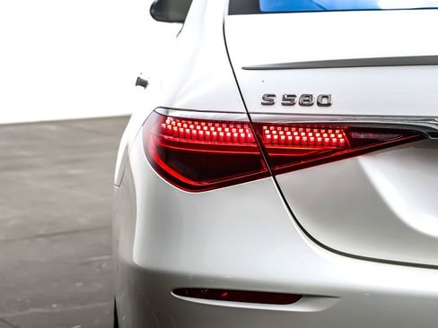 Certified 2023 Mercedes-Benz S 580 4MATIC Sedan image 17
