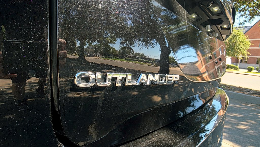 Used 2025 Mitsubishi Outlander AWD image 34
