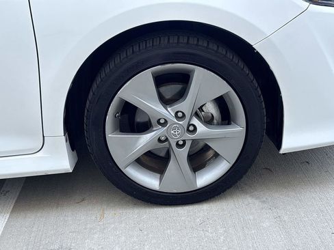 Used 2013 Toyota Camry SE w/ Leather Pkg FWD image 8