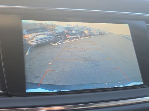 Used 2018 Buick Enclave Premium w/ Experience Buick Package image 20