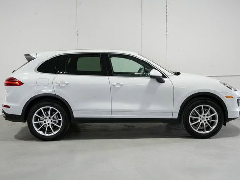 Used 2015 Porsche Cayenne S image 7