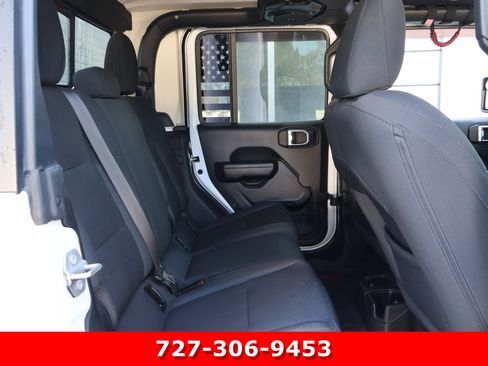 Used 2021 Jeep Gladiator Willys image 20