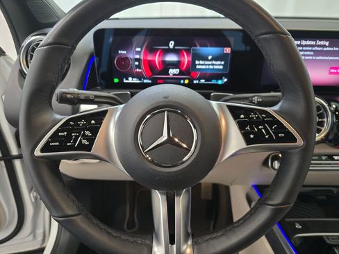 Certified 2025 Mercedes-Benz GLB 250 4MATIC image 14