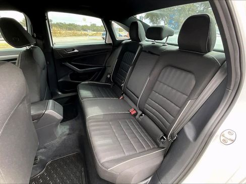 Used 2022 Volkswagen Jetta Sport image 21