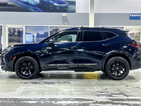 Used 2021 Chevrolet Blazer RS w/ Enhanced Convenience Package image 2