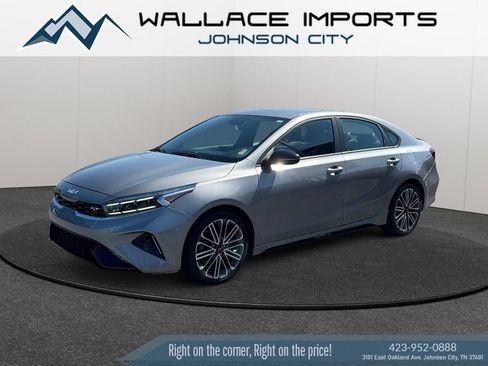 Used 2022 Kia Forte GT FWD image 2