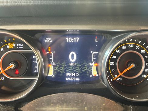 Used 2019 Jeep Wrangler Unlimited Sahara w/ Safety Group AWD/4WD image 8