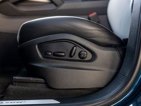 Certified 2025 Porsche Cayenne Coupe image 40